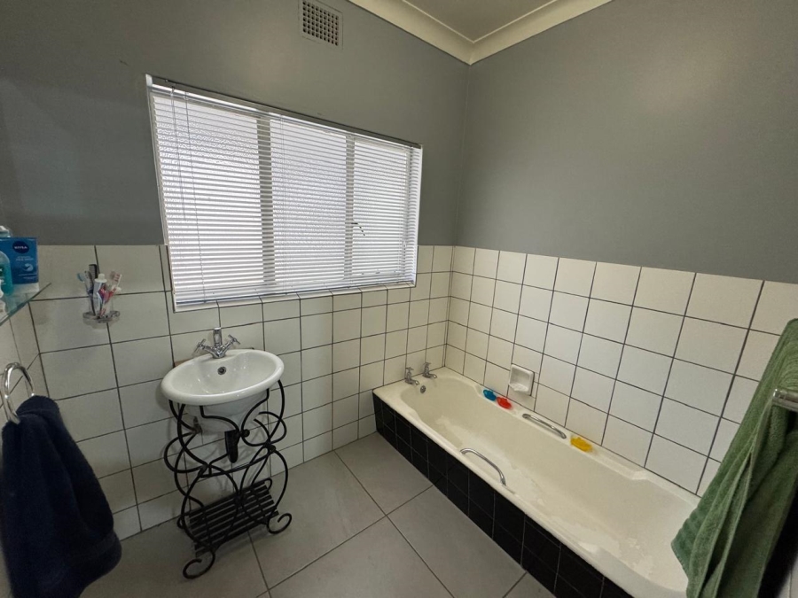 4 Bedroom Property for Sale in Barkly West Northern Cape